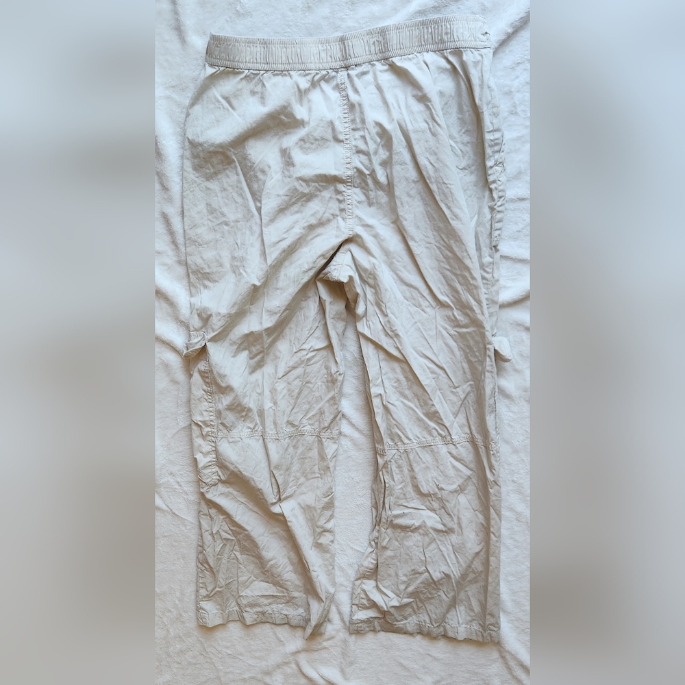 LIKE NEW Forever 21 Cream Cargo Pants with Elastic Waist - Picture 6 of 6